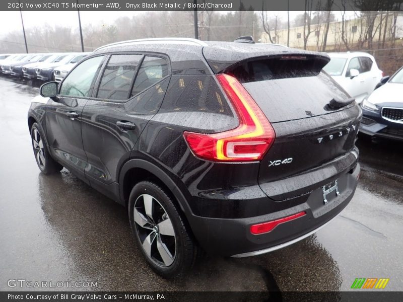 Onyx Black Metallic / Blond/Charcoal 2020 Volvo XC40 T5 Momentum AWD