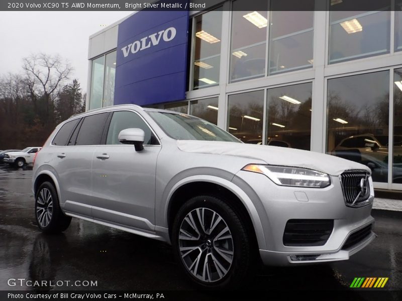 Bright Silver Metallic / Blond 2020 Volvo XC90 T5 AWD Momentum