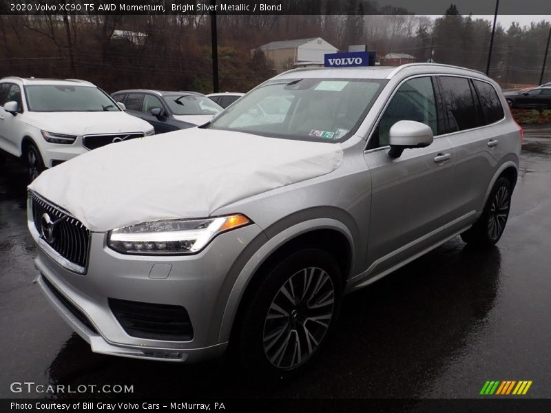 Bright Silver Metallic / Blond 2020 Volvo XC90 T5 AWD Momentum