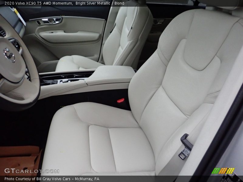 Bright Silver Metallic / Blond 2020 Volvo XC90 T5 AWD Momentum
