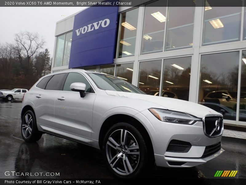 Front 3/4 View of 2020 XC60 T6 AWD Momentum