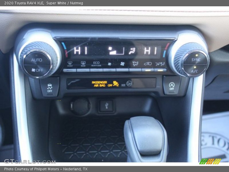 Super White / Nutmeg 2020 Toyota RAV4 XLE