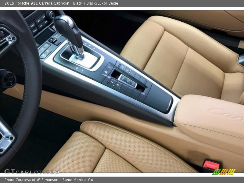 Controls of 2019 911 Carrera Cabriolet