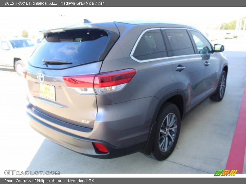 Predawn Gray Mica / Ash 2019 Toyota Highlander XLE