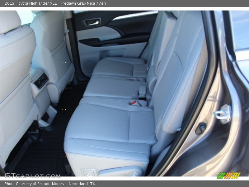 Predawn Gray Mica / Ash 2019 Toyota Highlander XLE