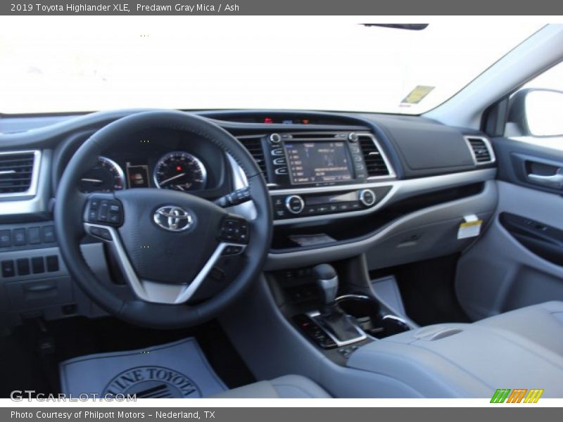 Predawn Gray Mica / Ash 2019 Toyota Highlander XLE