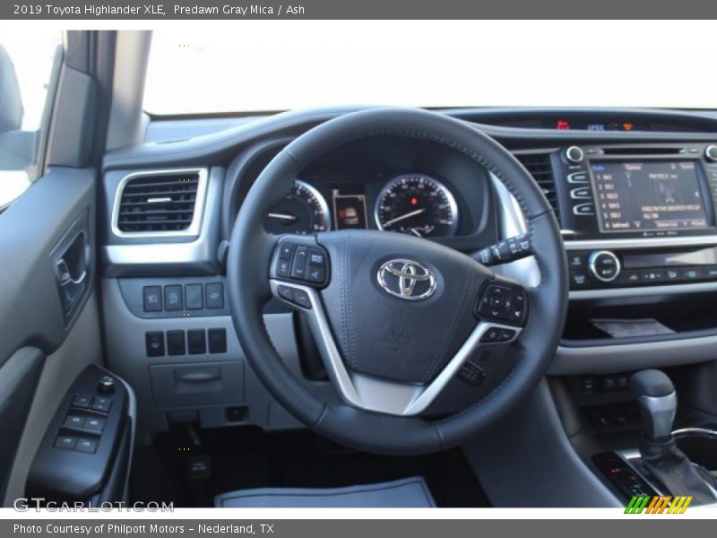 Predawn Gray Mica / Ash 2019 Toyota Highlander XLE
