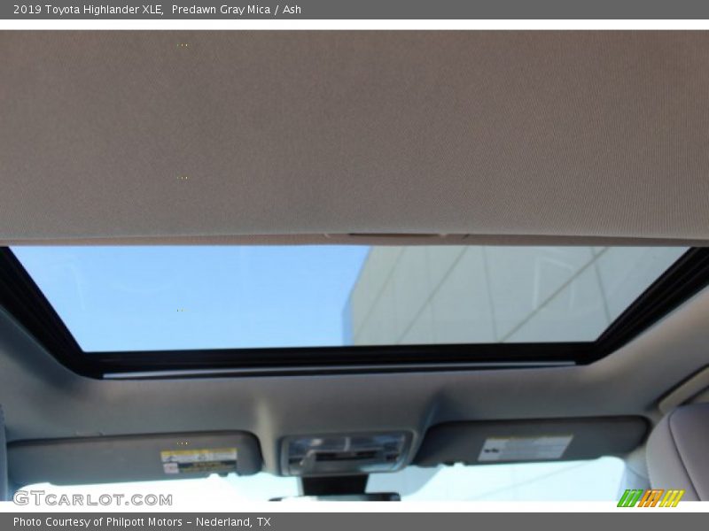 Predawn Gray Mica / Ash 2019 Toyota Highlander XLE