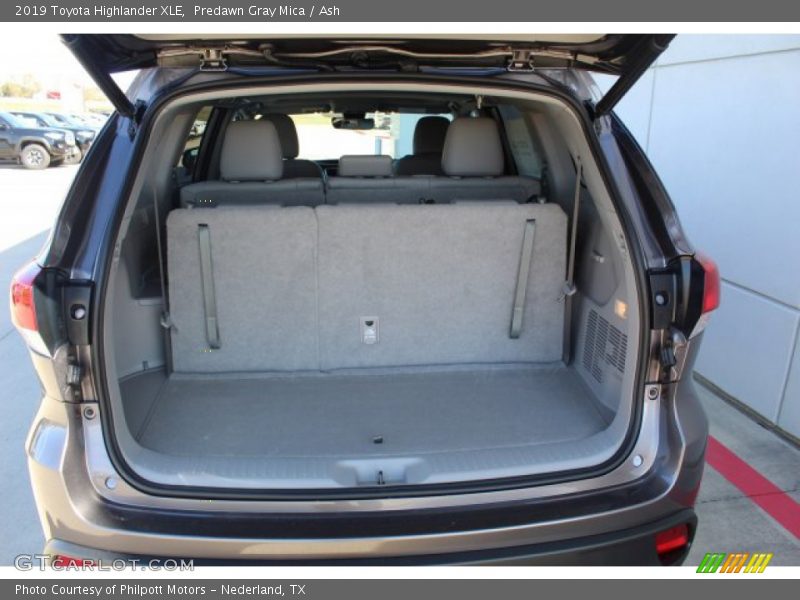 Predawn Gray Mica / Ash 2019 Toyota Highlander XLE