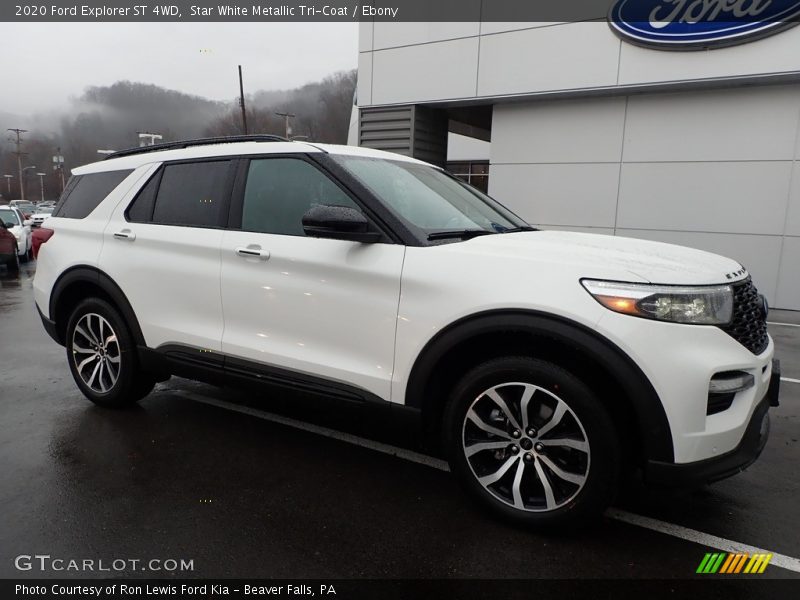 Front 3/4 View of 2020 Explorer ST 4WD