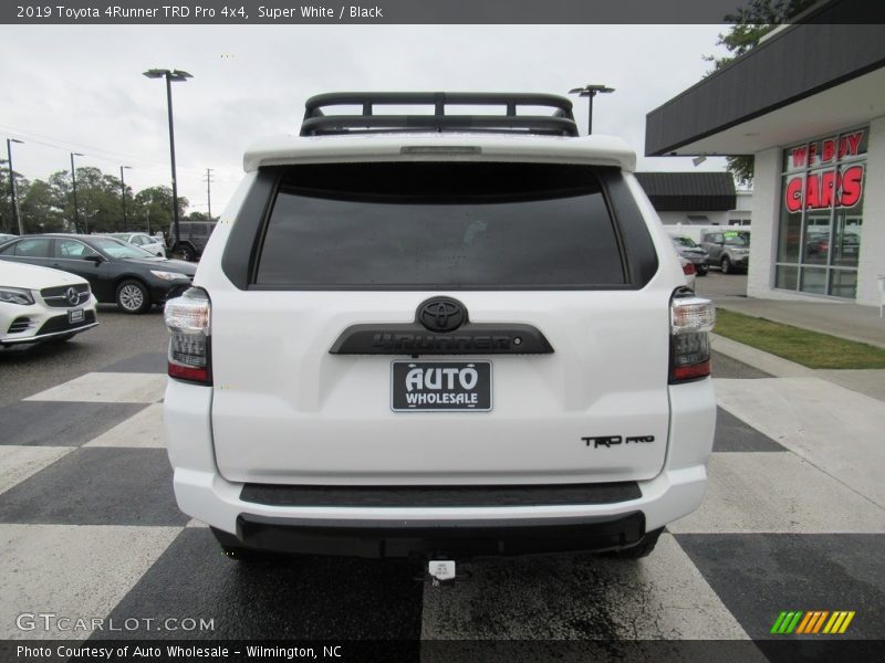 Super White / Black 2019 Toyota 4Runner TRD Pro 4x4