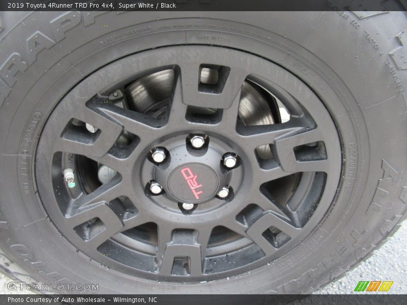 Super White / Black 2019 Toyota 4Runner TRD Pro 4x4