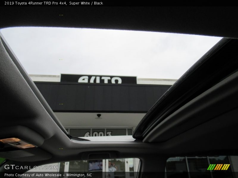 Super White / Black 2019 Toyota 4Runner TRD Pro 4x4