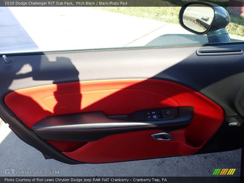 Pitch Black / Black/Ruby Red 2016 Dodge Challenger R/T Scat Pack