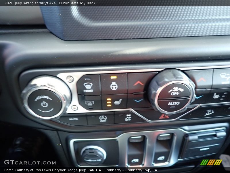 Controls of 2020 Wrangler Willys 4x4