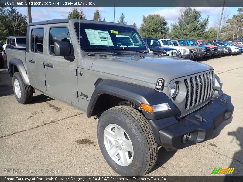 Front 3/4 View of 2020 Gladiator Sport 4x4