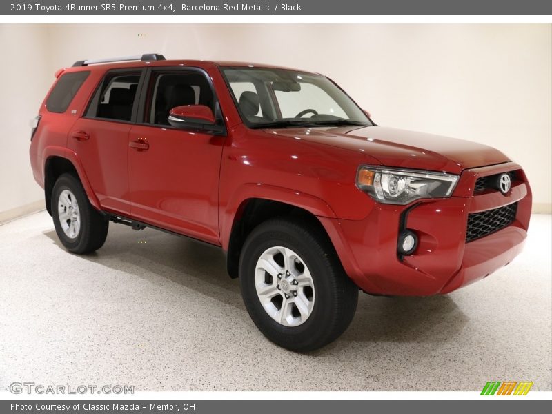 Front 3/4 View of 2019 4Runner SR5 Premium 4x4