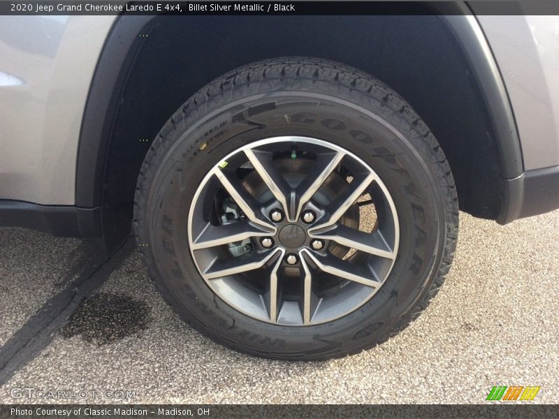 Billet Silver Metallic / Black 2020 Jeep Grand Cherokee Laredo E 4x4