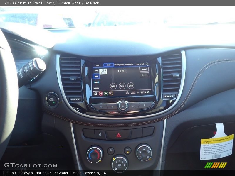 Summit White / Jet Black 2020 Chevrolet Trax LT AWD