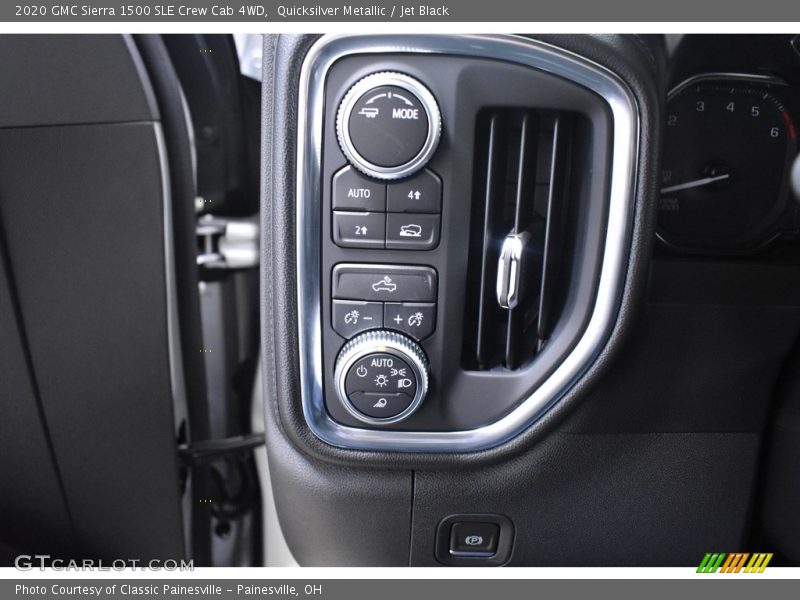 Quicksilver Metallic / Jet Black 2020 GMC Sierra 1500 SLE Crew Cab 4WD