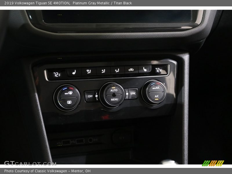 Platinum Gray Metallic / Titan Black 2019 Volkswagen Tiguan SE 4MOTION