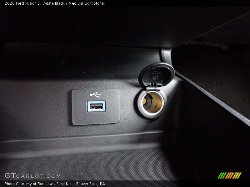 Agate Black / Medium Light Stone 2020 Ford Fusion S