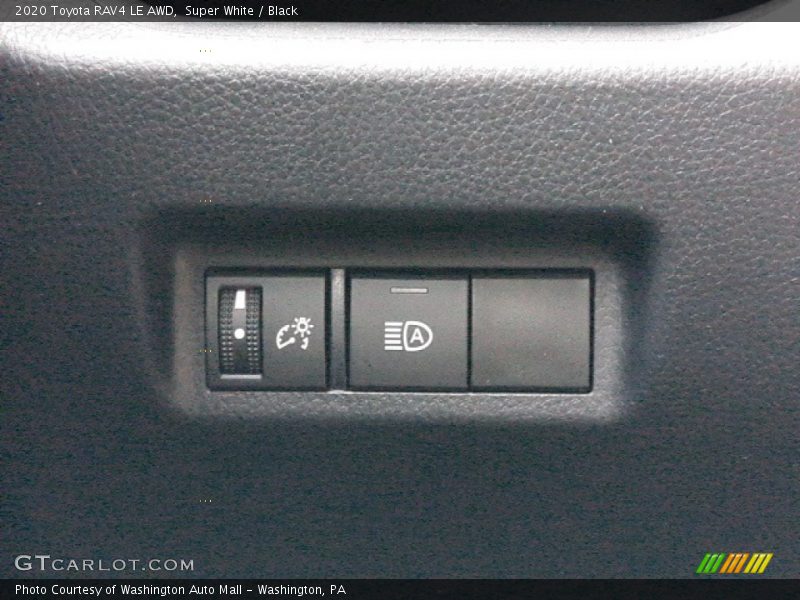 Super White / Black 2020 Toyota RAV4 LE AWD