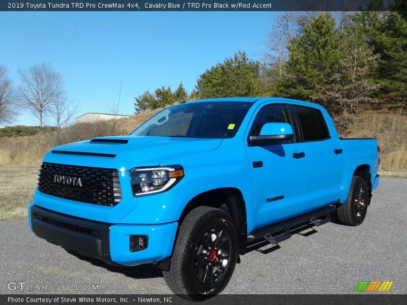 Front 3/4 View of 2019 Tundra TRD Pro CrewMax 4x4