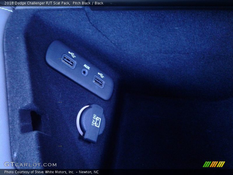 Pitch Black / Black 2018 Dodge Challenger R/T Scat Pack