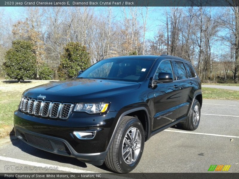 Diamond Black Crystal Pearl / Black 2020 Jeep Grand Cherokee Laredo E