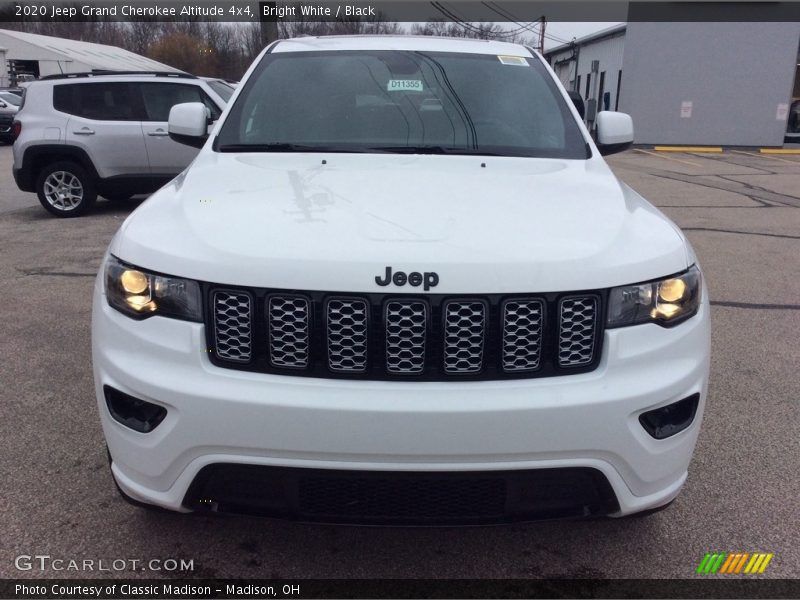 Bright White / Black 2020 Jeep Grand Cherokee Altitude 4x4