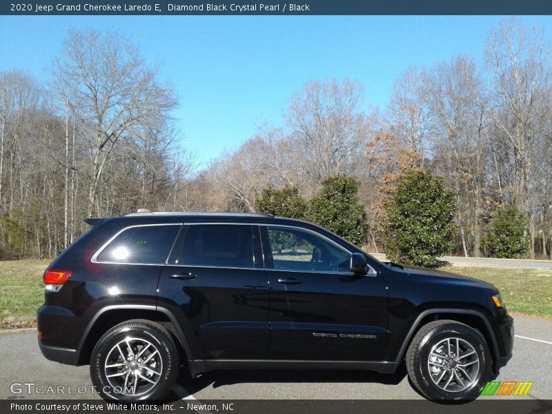  2020 Grand Cherokee Laredo E Diamond Black Crystal Pearl