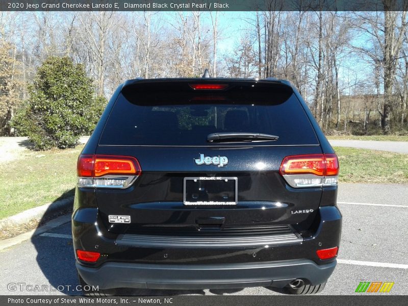 Diamond Black Crystal Pearl / Black 2020 Jeep Grand Cherokee Laredo E