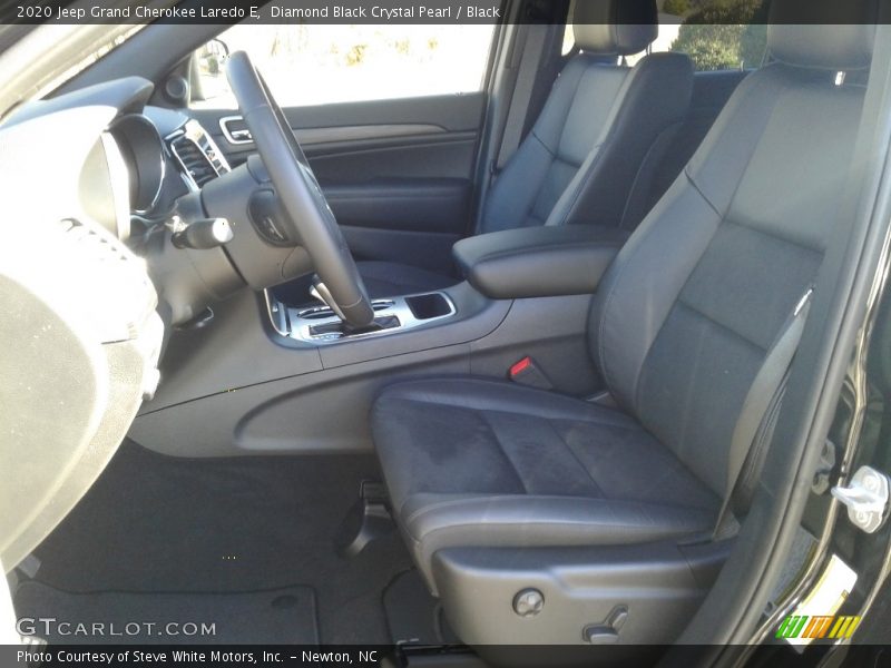 Front Seat of 2020 Grand Cherokee Laredo E