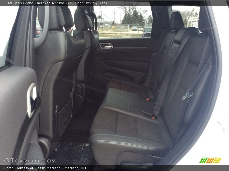 Bright White / Black 2020 Jeep Grand Cherokee Altitude 4x4