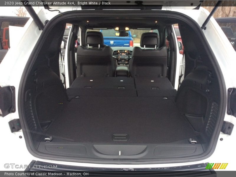 Bright White / Black 2020 Jeep Grand Cherokee Altitude 4x4
