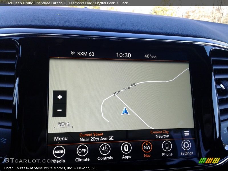 Navigation of 2020 Grand Cherokee Laredo E