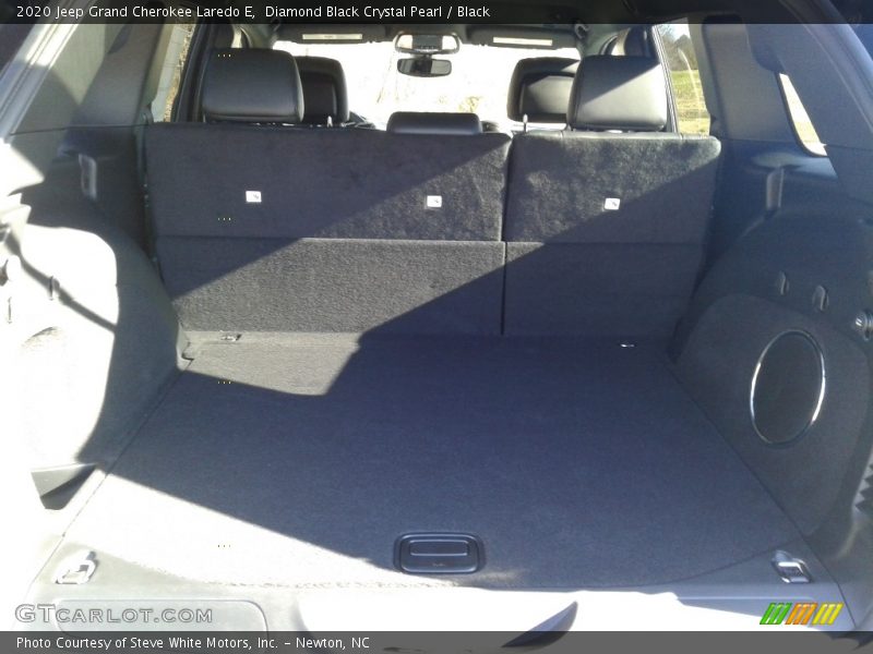 Diamond Black Crystal Pearl / Black 2020 Jeep Grand Cherokee Laredo E
