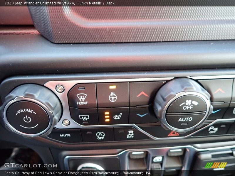 Controls of 2020 Wrangler Unlimited Willys 4x4