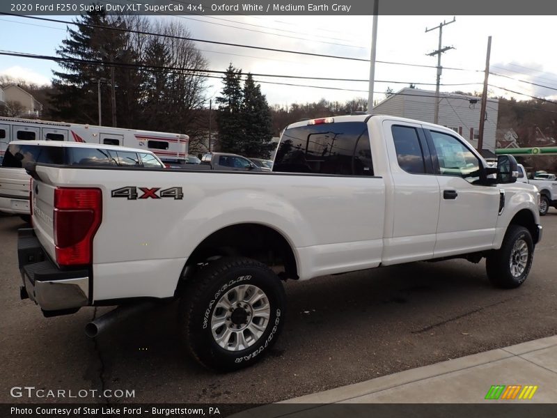 Oxford White / Medium Earth Gray 2020 Ford F250 Super Duty XLT SuperCab 4x4