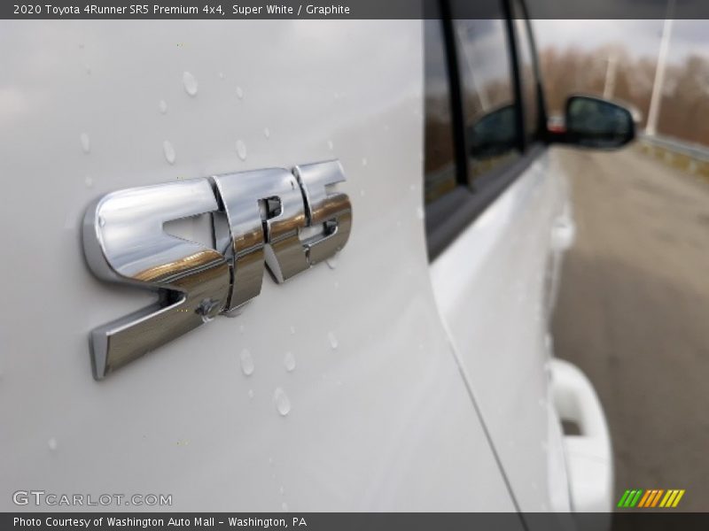 Super White / Graphite 2020 Toyota 4Runner SR5 Premium 4x4