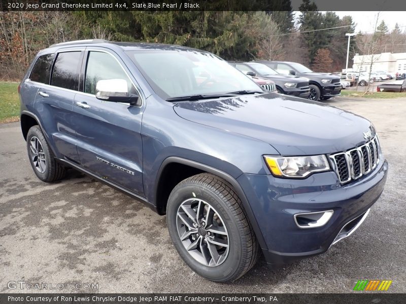 Front 3/4 View of 2020 Grand Cherokee Limited 4x4