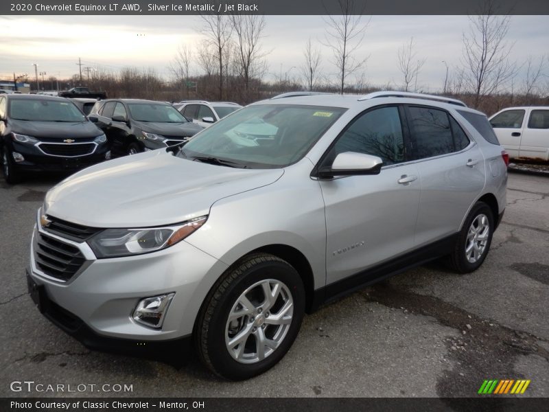 Front 3/4 View of 2020 Equinox LT AWD