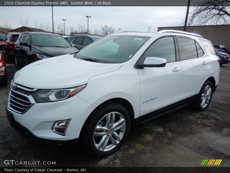 Front 3/4 View of 2020 Equinox Premier AWD