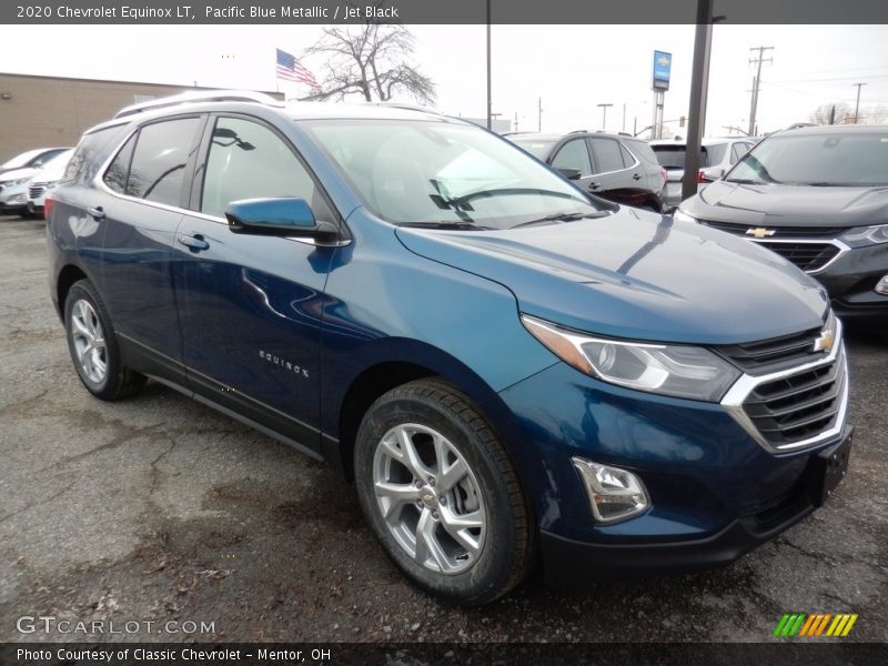 Front 3/4 View of 2020 Equinox LT