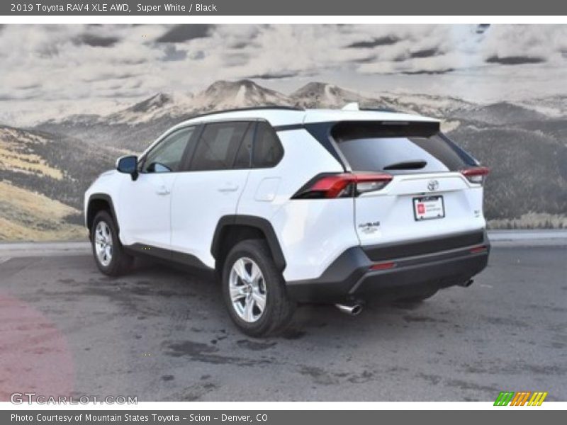 Super White / Black 2019 Toyota RAV4 XLE AWD
