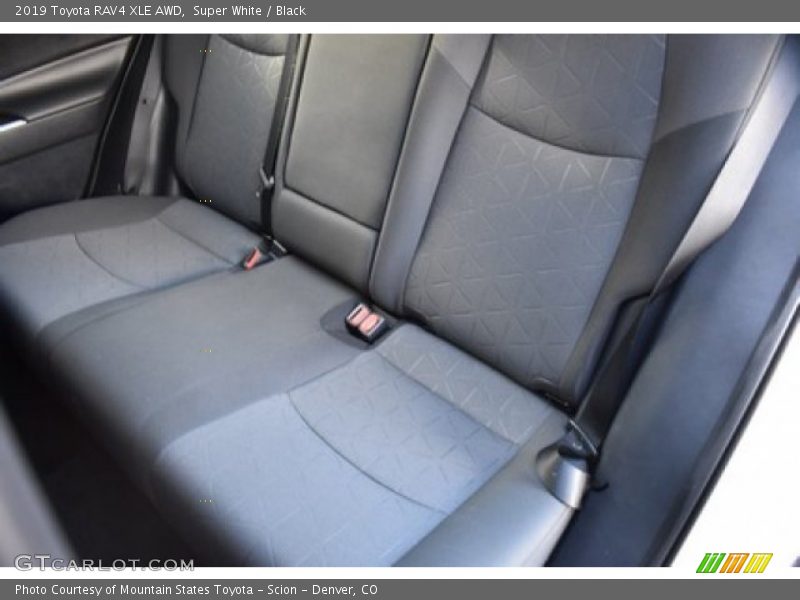 Super White / Black 2019 Toyota RAV4 XLE AWD