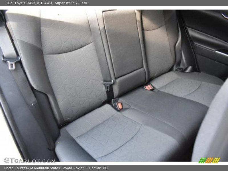 Super White / Black 2019 Toyota RAV4 XLE AWD