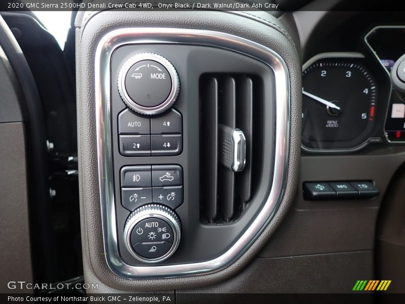 Onyx Black / Dark Walnut/Dark Ash Gray 2020 GMC Sierra 2500HD Denali Crew Cab 4WD