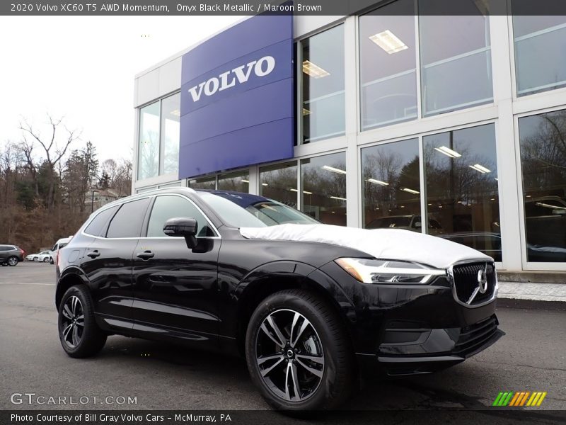 Front 3/4 View of 2020 XC60 T5 AWD Momentum